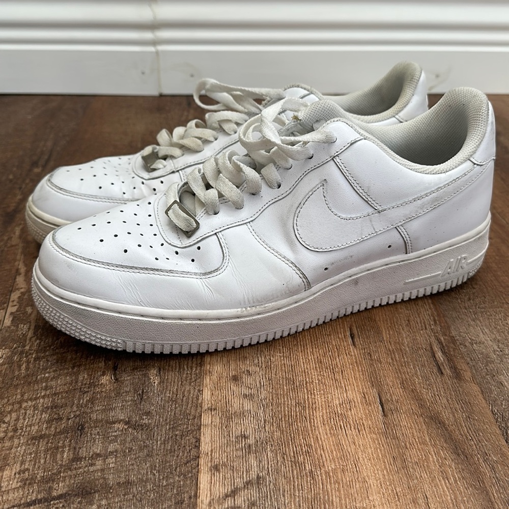 size 11 AF1, barely ever worn & very white